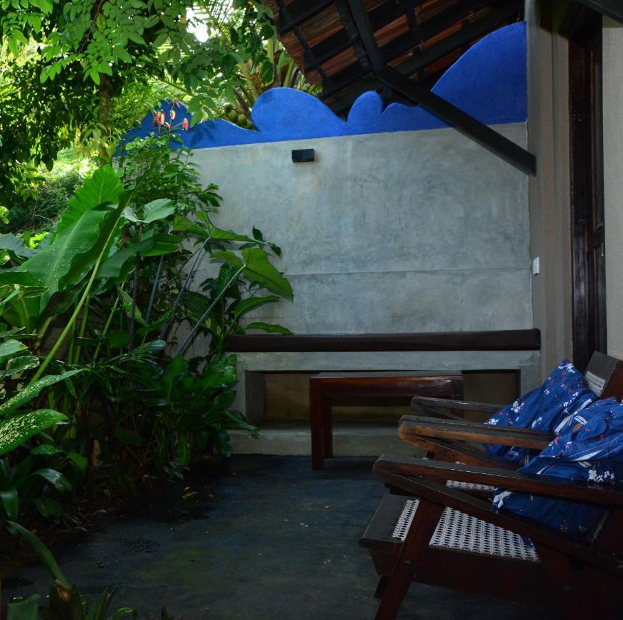 View Guesthouse & Bistro At Goyambokka Tangalle Exterior foto
