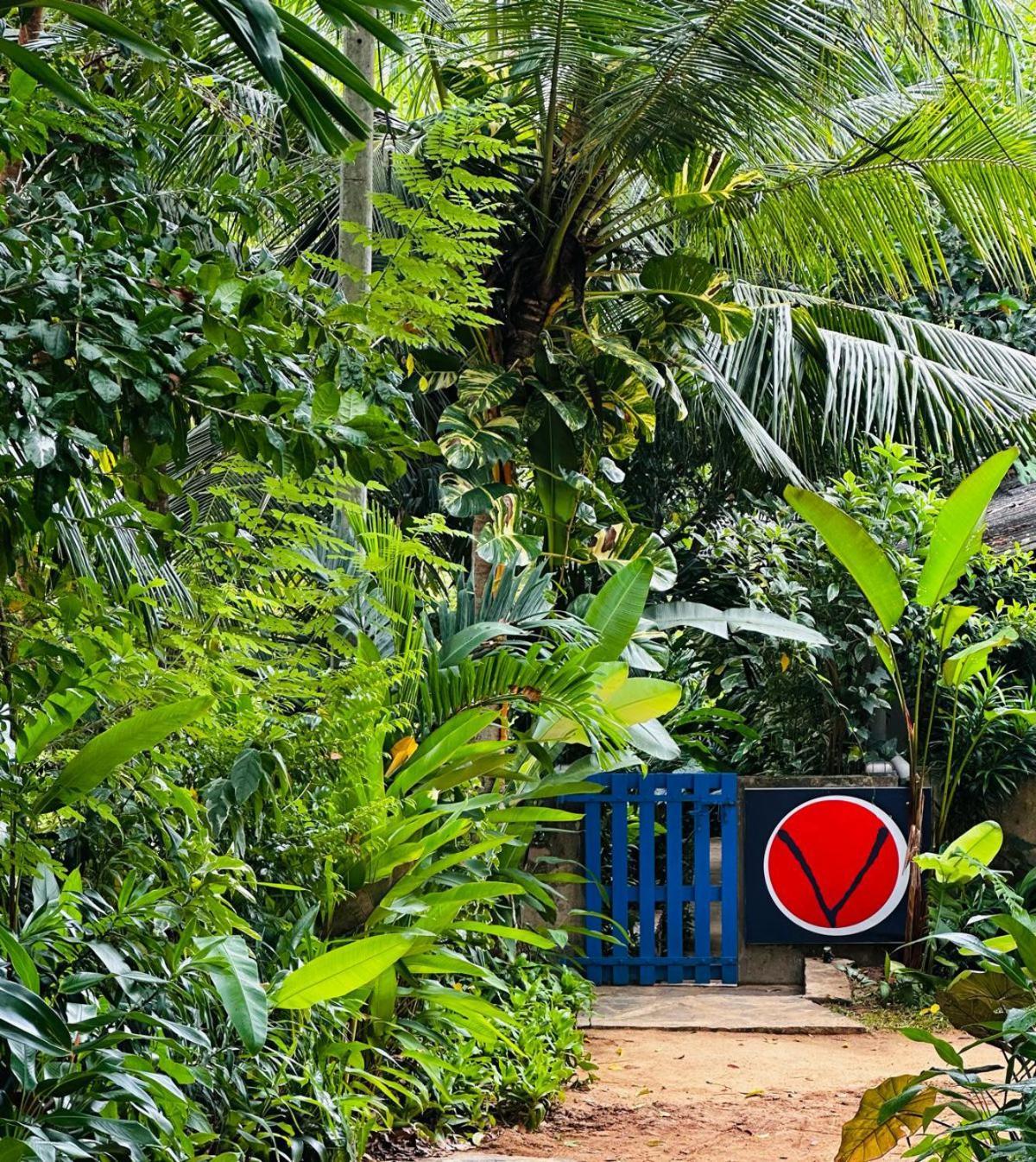 View Guesthouse & Bistro At Goyambokka Tangalle Exterior foto
